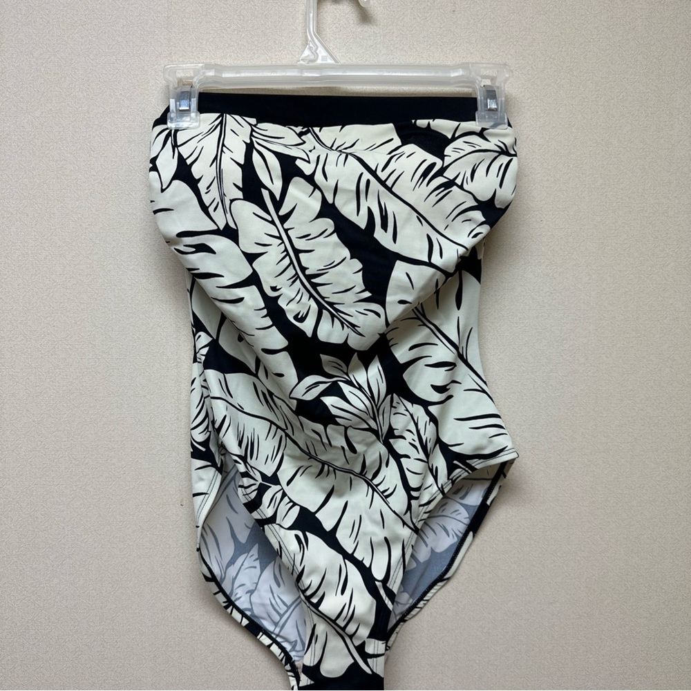 Islander Black&White Tropical Leaf Print One-Piece Swimsuit size 10 w/tags
